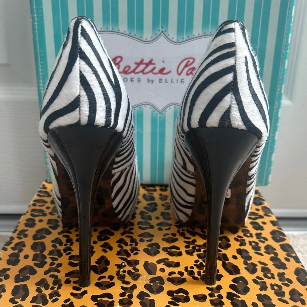 Bettie Page Zebra Stripe Heels - Picture 3 of 6
